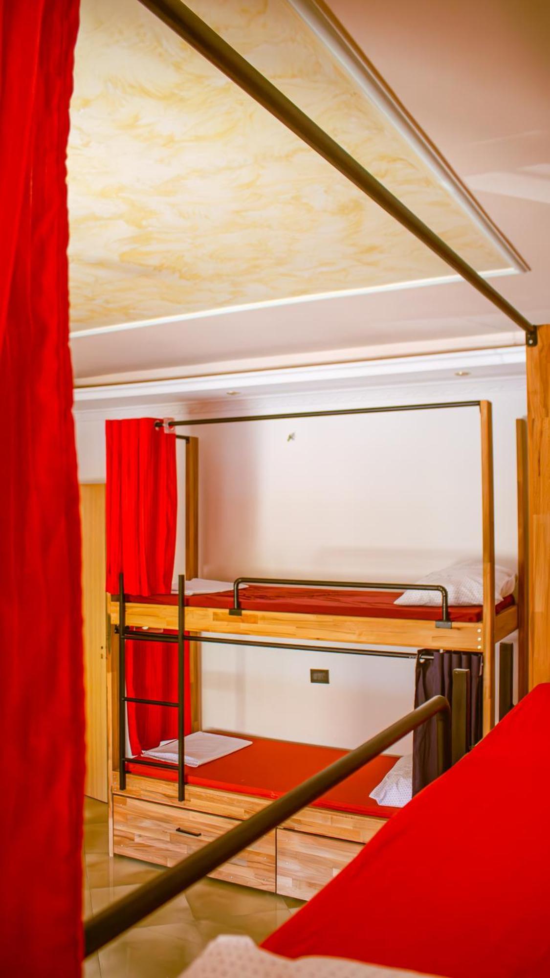 Hostel Albania Tirana Zewnętrze zdjęcie