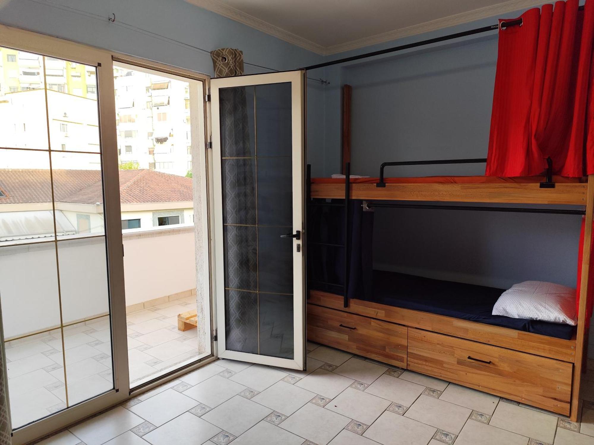 Hostel Albania Tirana Zewnętrze zdjęcie